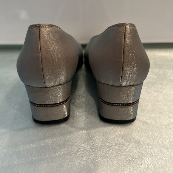 Ferragamo Shoes Vintage Shiny Nude Granny Slip On Heels Size Women's 7 - Picture 3 of 4